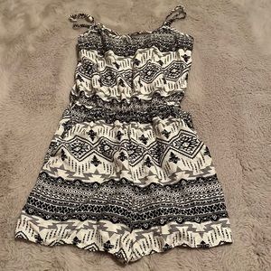 Romper black and white